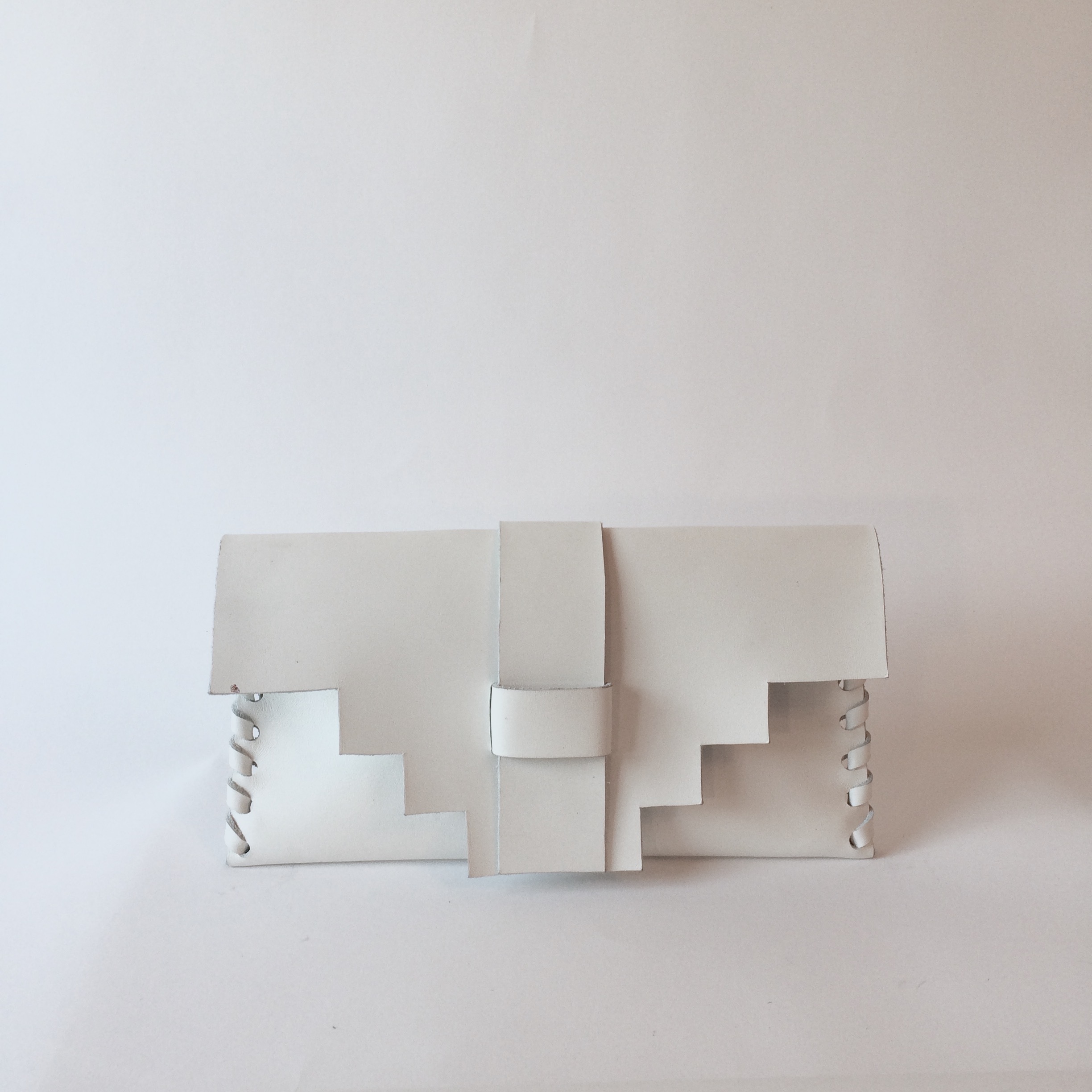 BRV Clutch - White