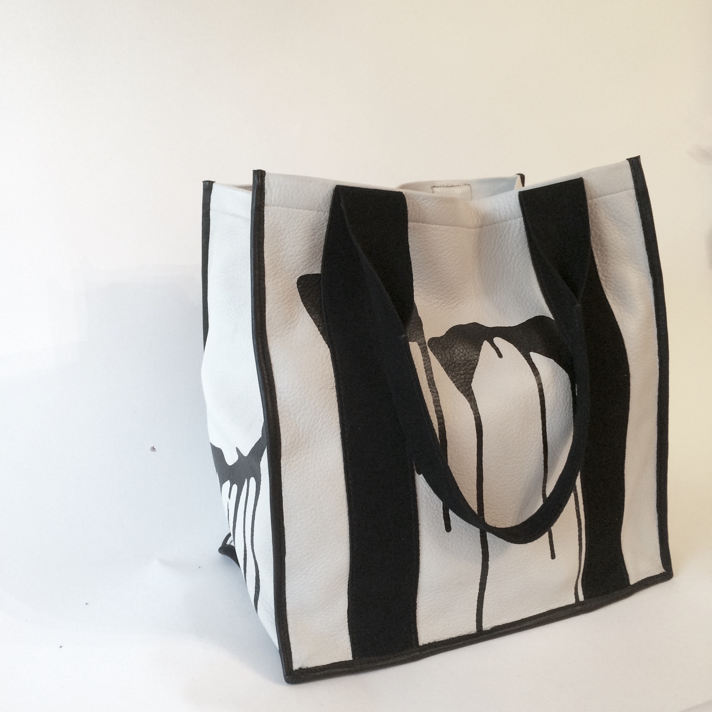 Drip-Drop Tote - White/Black