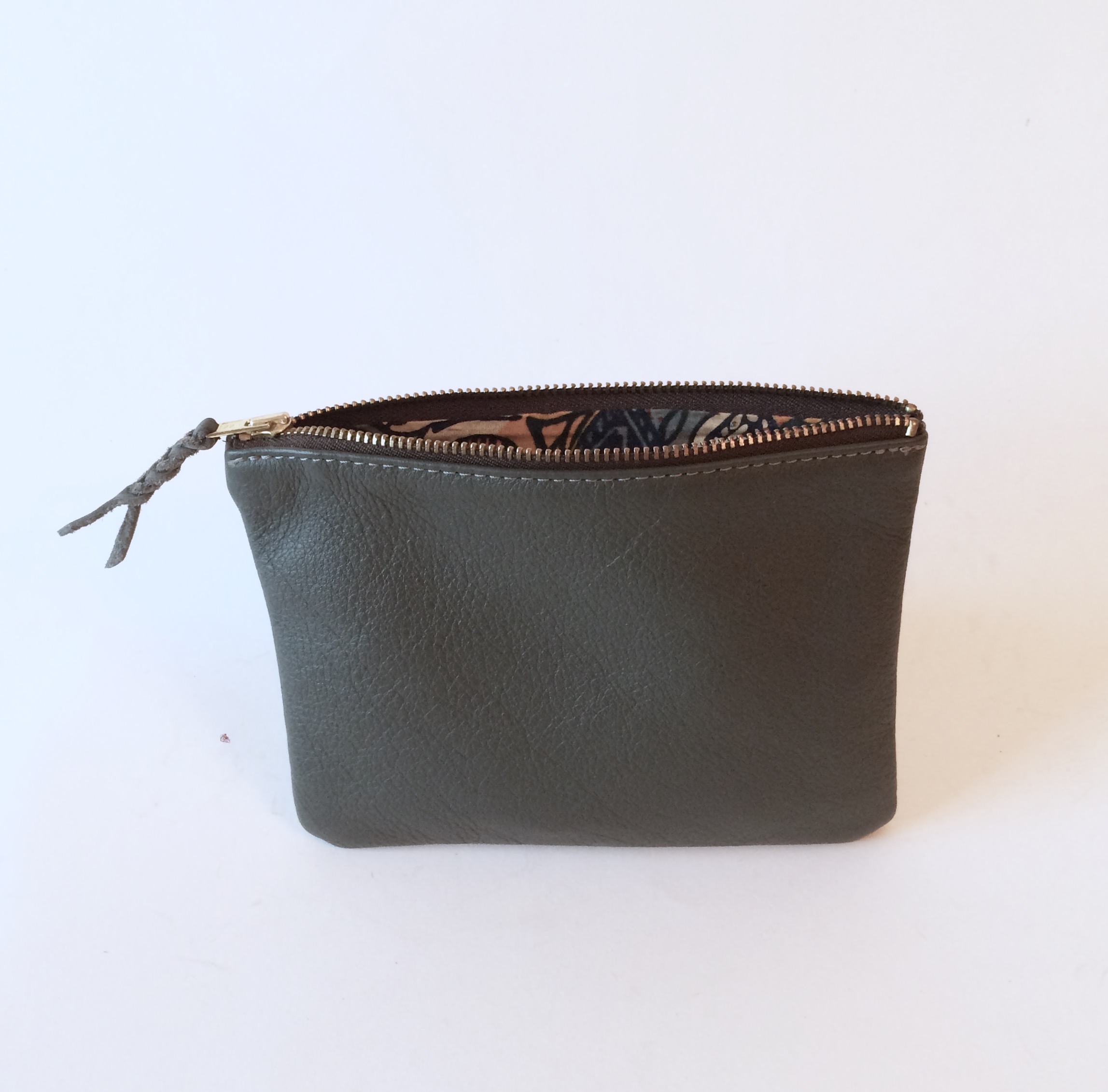 Medium Zip Pouch - Grey